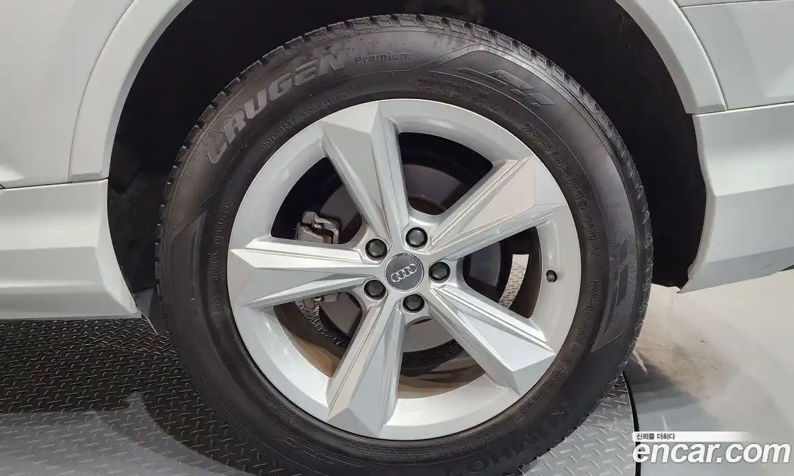 Audi Q7 2020 3.0 автомат (гидро), фото 7