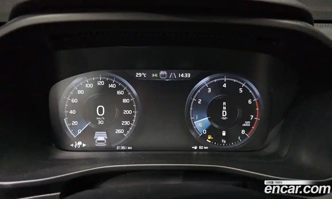 Volvo XC40 2022 2.0 автомат (гидро), фото 11