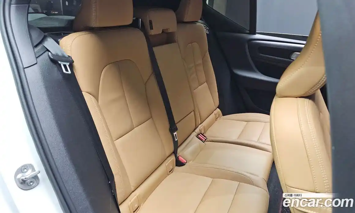 Volvo XC40 2022 2.0 автомат (гидро), фото 28