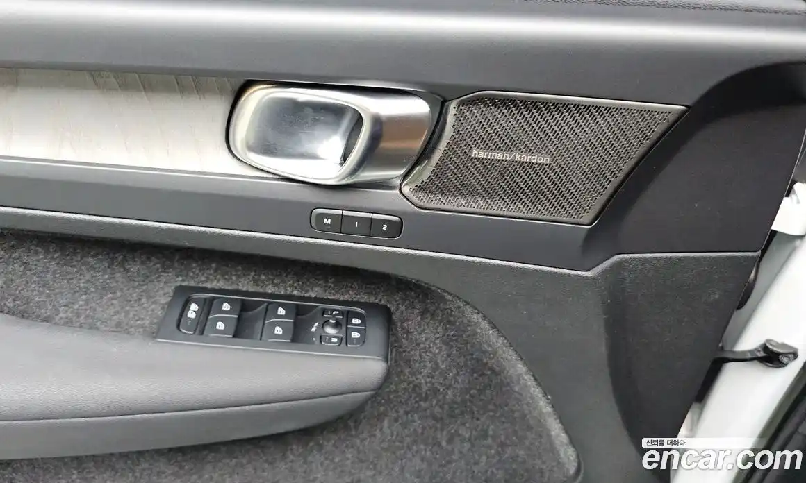 Volvo XC40 2022 2.0 автомат (гидро), фото 29