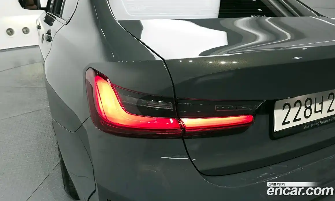 BMW 3 серия 2025 2.0 автомат (гидро), фото 9