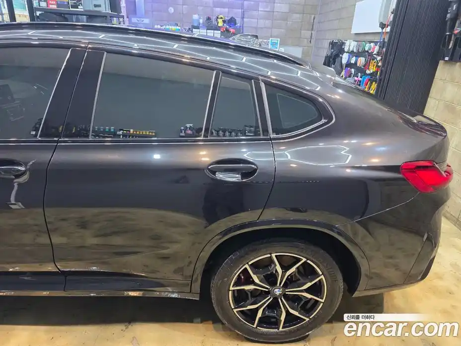 BMW X4 2023 2.0 автомат (гидро), фото 16