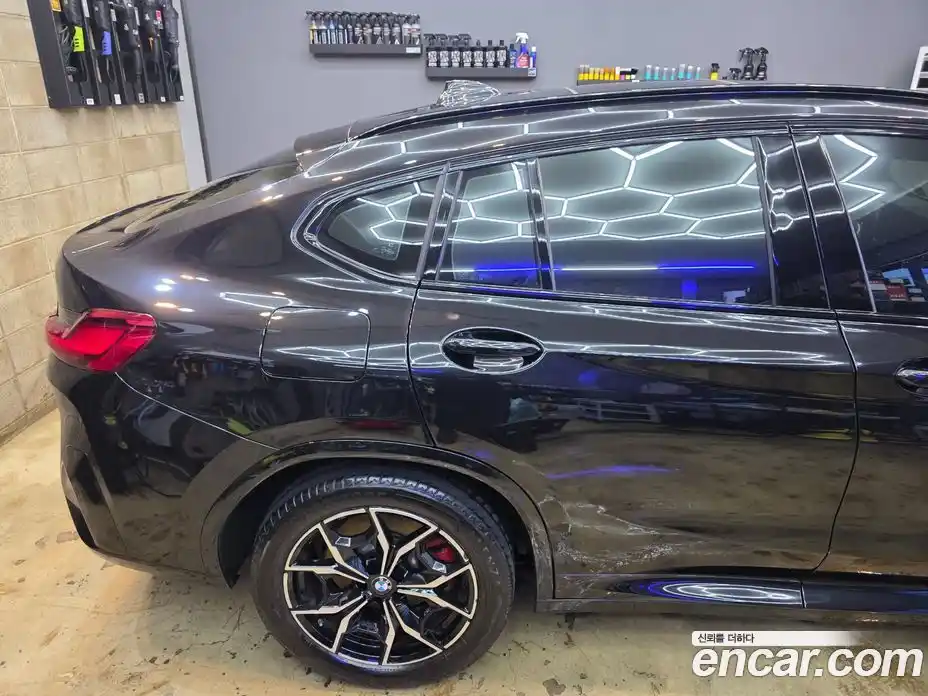 BMW X4 2023 2.0 автомат (гидро), фото 17