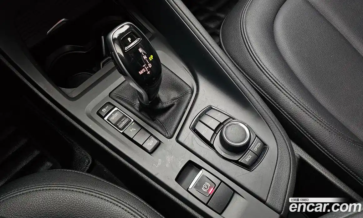 BMW X1 2018 2.0 автомат (гидро), фото 12