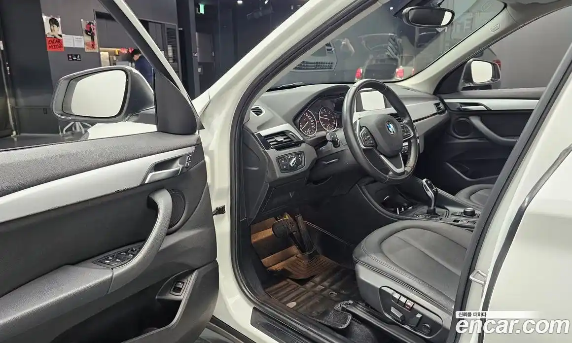 BMW X1 2018 2.0 автомат (гидро), фото 13