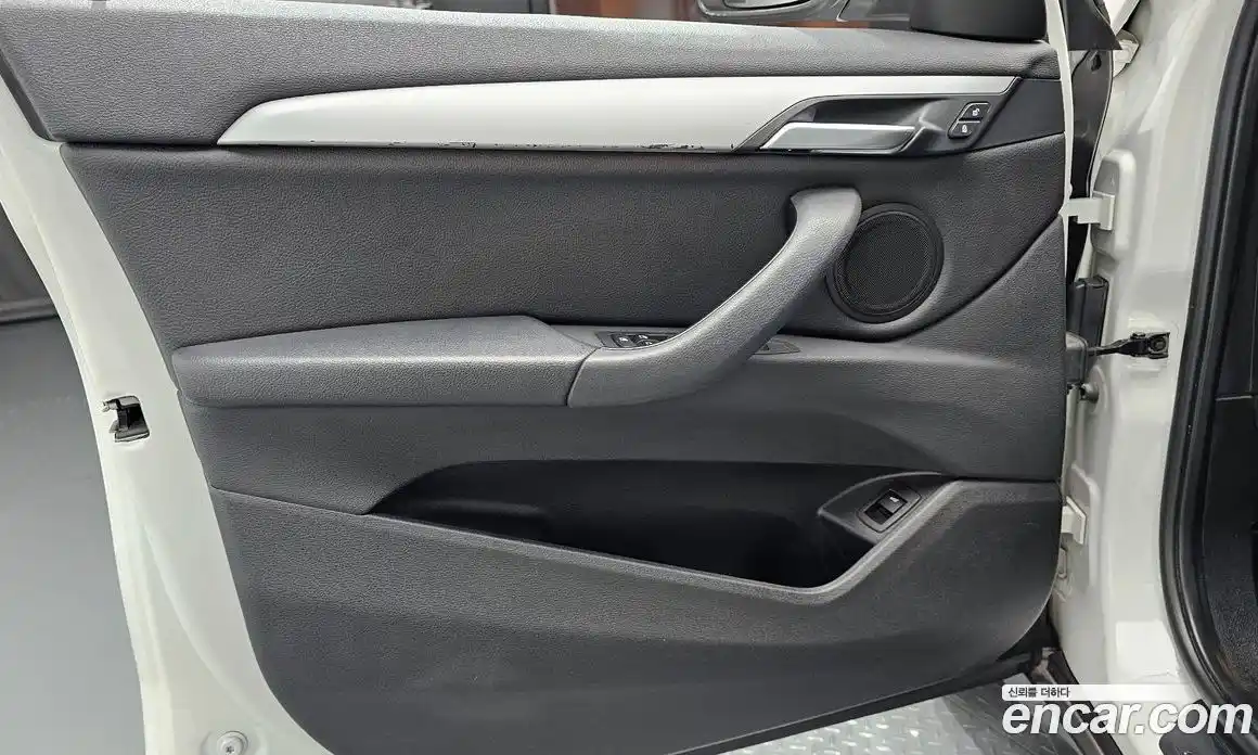 BMW X1 2018 2.0 автомат (гидро), фото 14
