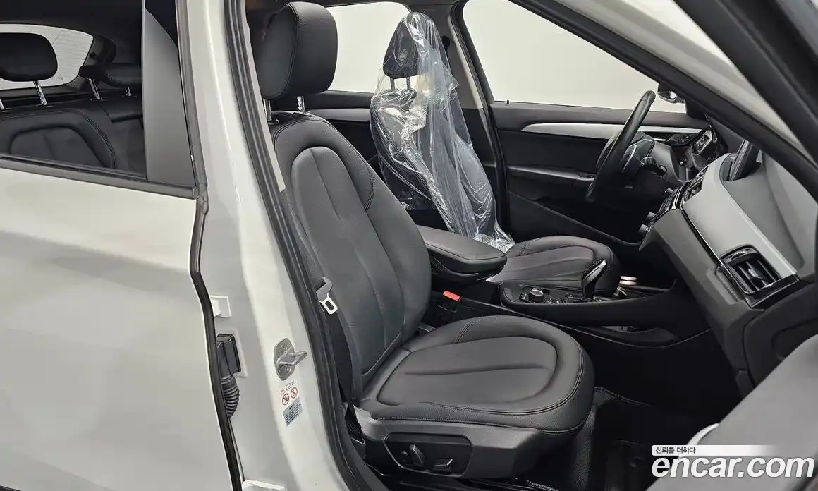 BMW X1 2018 2.0 автомат (гидро), фото 16