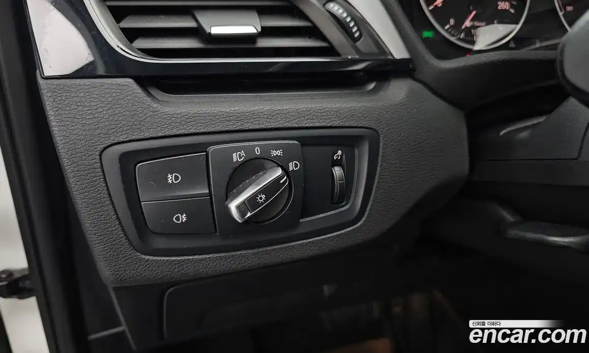 BMW X1 2018 2.0 автомат (гидро), фото 20