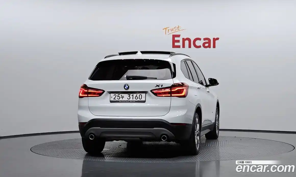 BMW X1 2018 2.0 автомат (гидро), фото 4