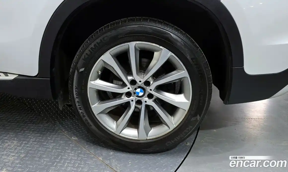 BMW X6 2018 3.0 автомат (гидро), фото 6