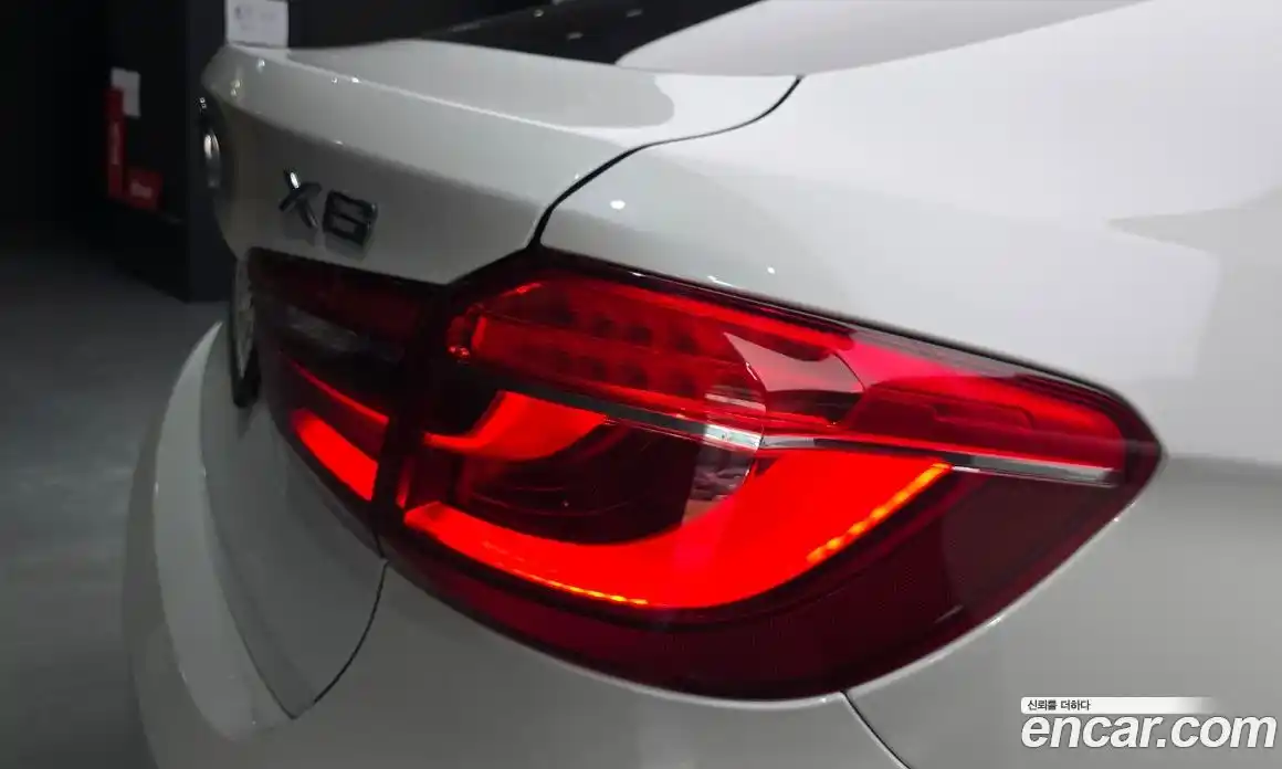 BMW X6 2018 3.0 автомат (гидро), фото 8