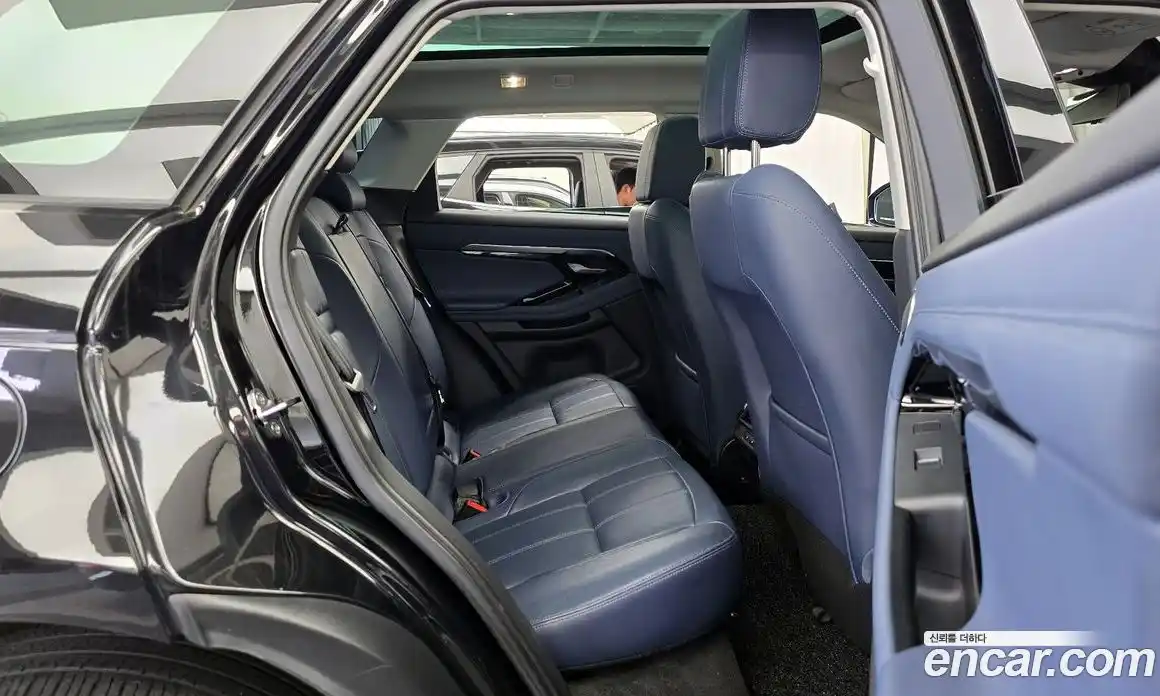 Land Rover Range Rover Evoque 2020 2.0 автомат (гидро), фото 17