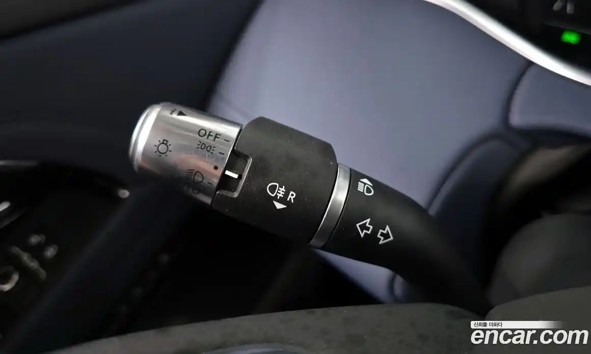 Land Rover Range Rover Evoque 2020 2.0 автомат (гидро), фото 23