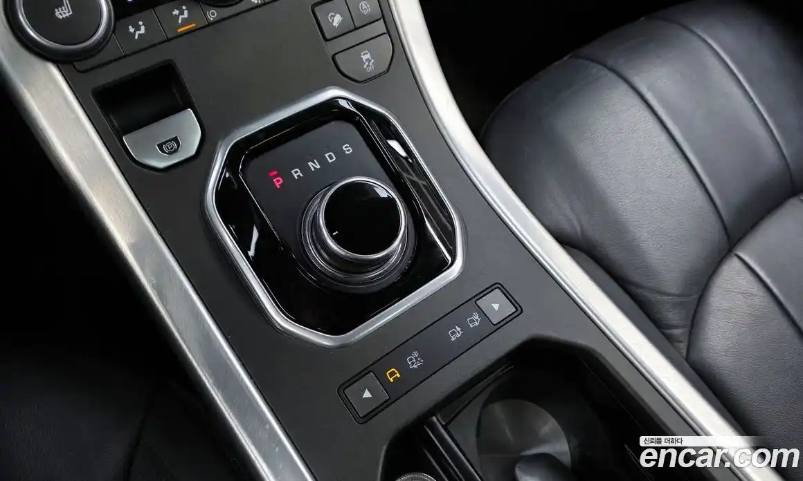Land Rover Range Rover Evoque 2018 2.0 автомат (гидро), фото 12