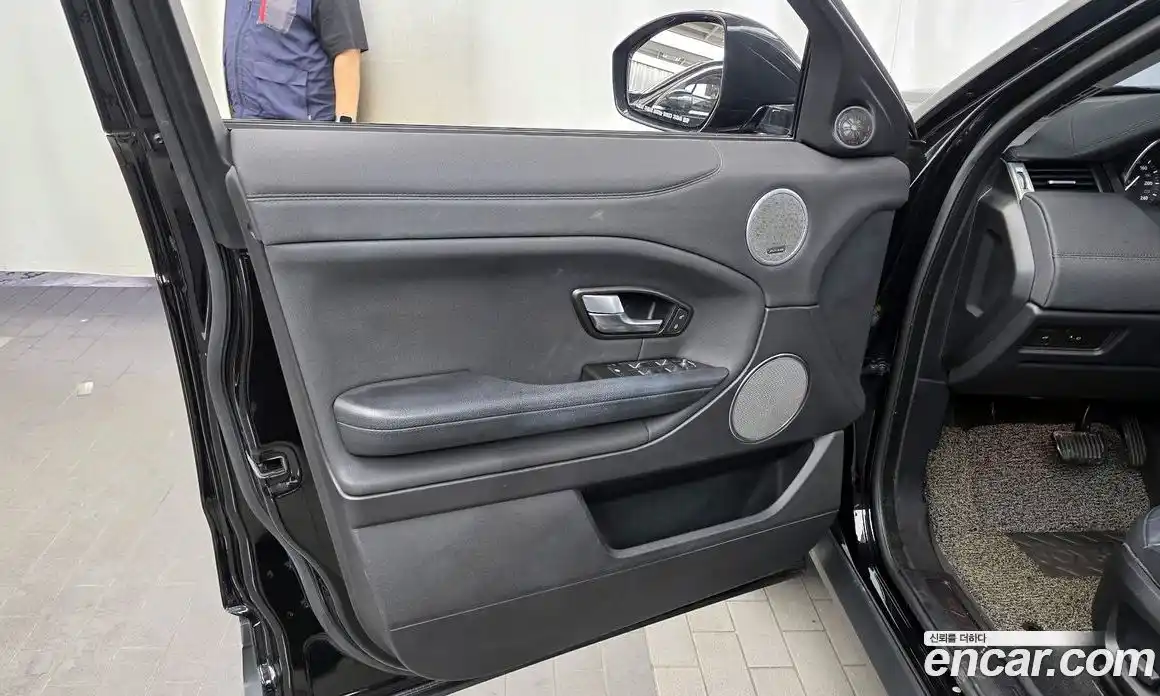 Land Rover Range Rover Evoque 2018 2.0 автомат (гидро), фото 14