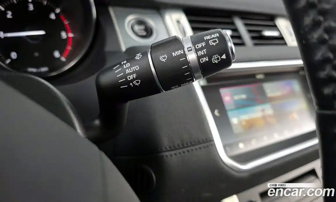 Land Rover Range Rover Evoque 2018 2.0 автомат (гидро), фото 24