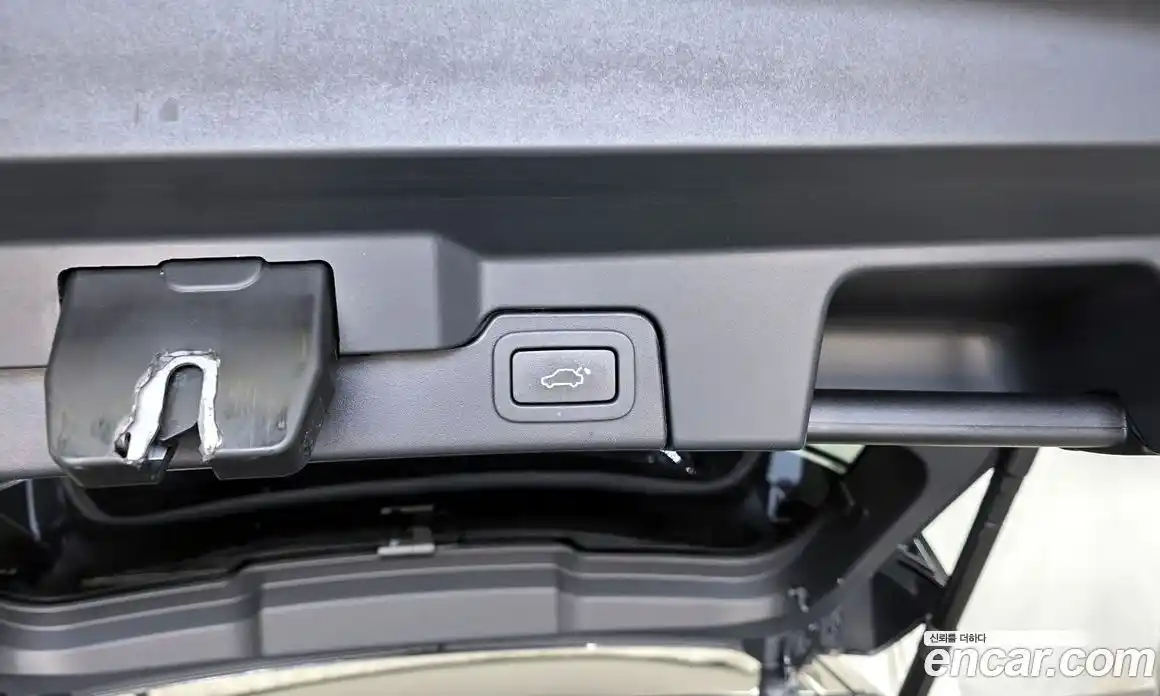 Land Rover Range Rover Evoque 2018 2.0 автомат (гидро), фото 30
