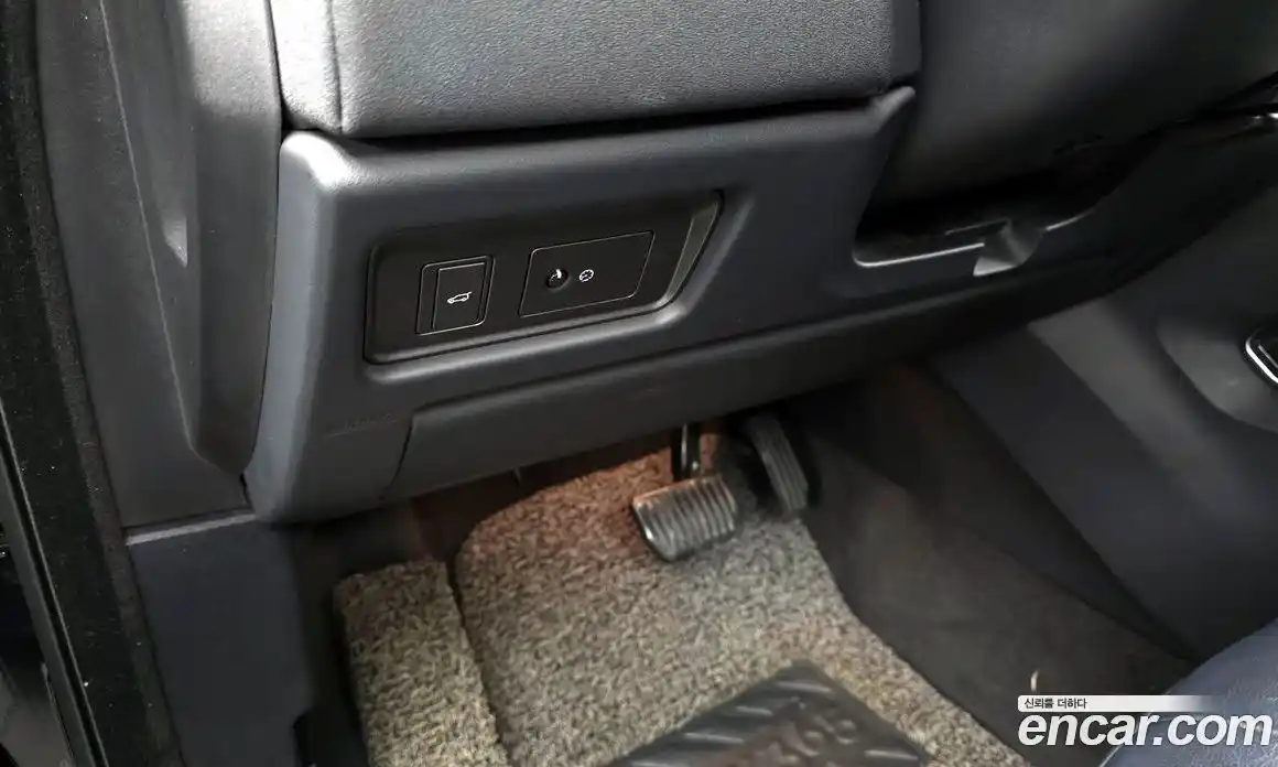 Land Rover Range Rover Evoque 2018 2.0 автомат (гидро), фото 32