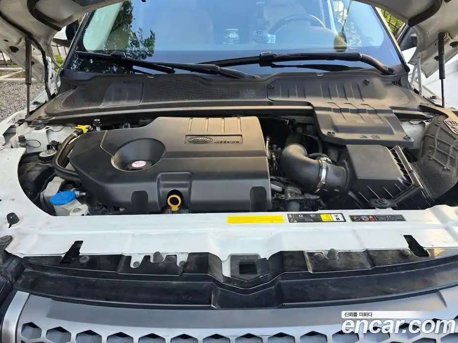 Land Rover Range Rover Evoque 2018 2.0 автомат (гидро), фото 6