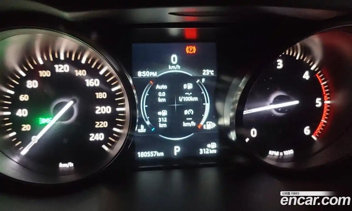 Land Rover Range Rover Evoque 2018 2.0 автомат (гидро), фото 8
