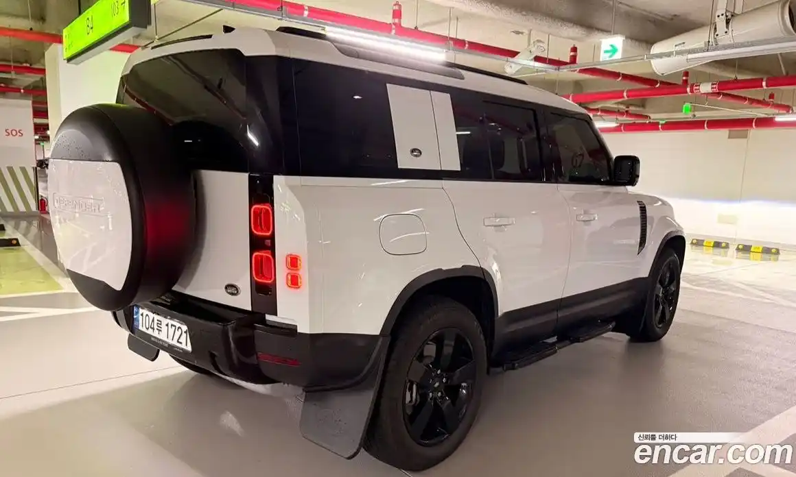 Land Rover Defender 2023 3.0 автомат (гидро), фото 3