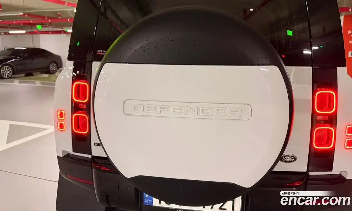 Land Rover Defender 2023 3.0 автомат (гидро), фото 6