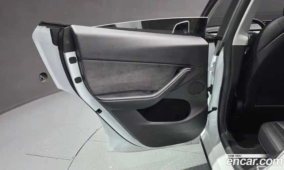 Tesla Model Y 2023 0.2 автомат (гидро), фото 15
