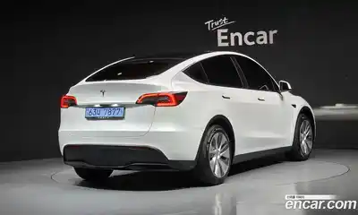 Tesla Model Y 2023 0.2 автомат (гидро), миниатюра 2