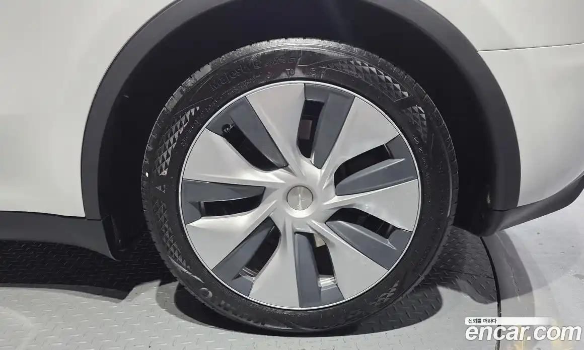 Tesla Model Y 2023 0.2 автомат (гидро), фото 7