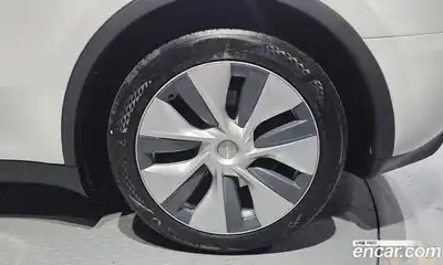 Tesla Model Y 2023 0.2 автомат (гидро), миниатюра 7
