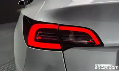 Tesla Model Y 2023 0.2 автомат (гидро), миниатюра 9