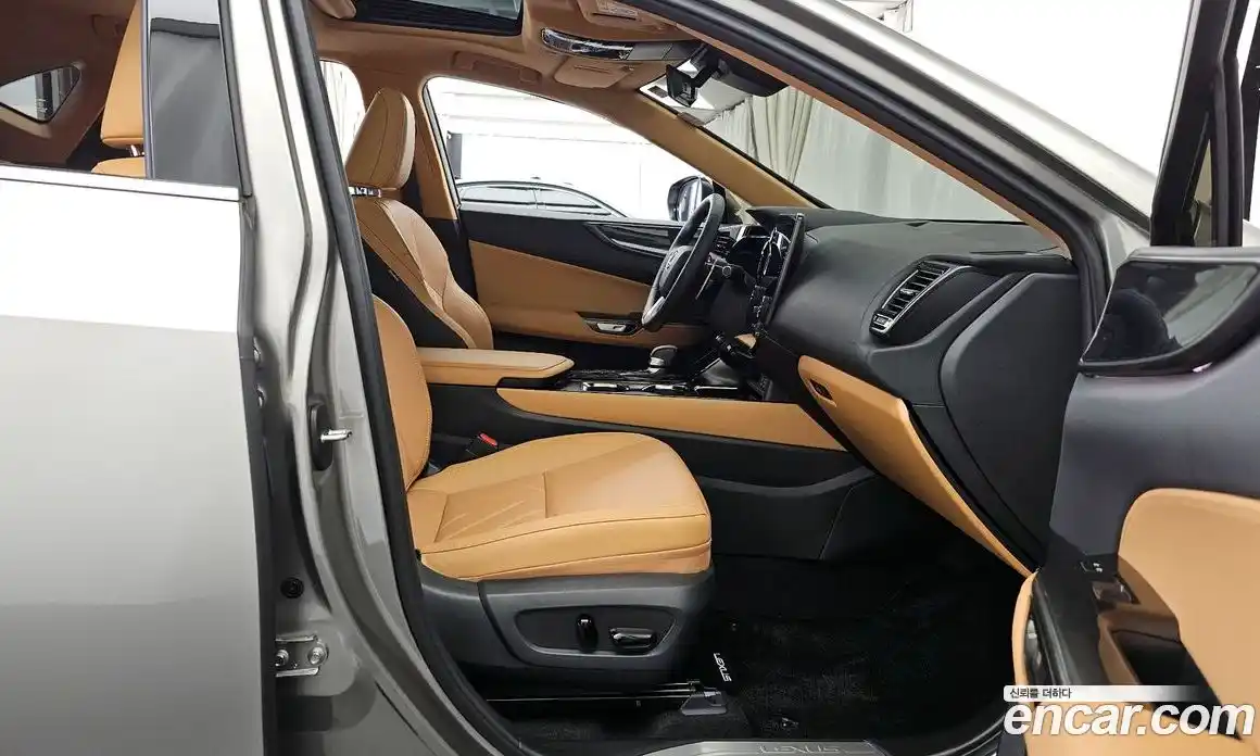 Lexus NX 2025 2.5 автомат (гидро), фото 17