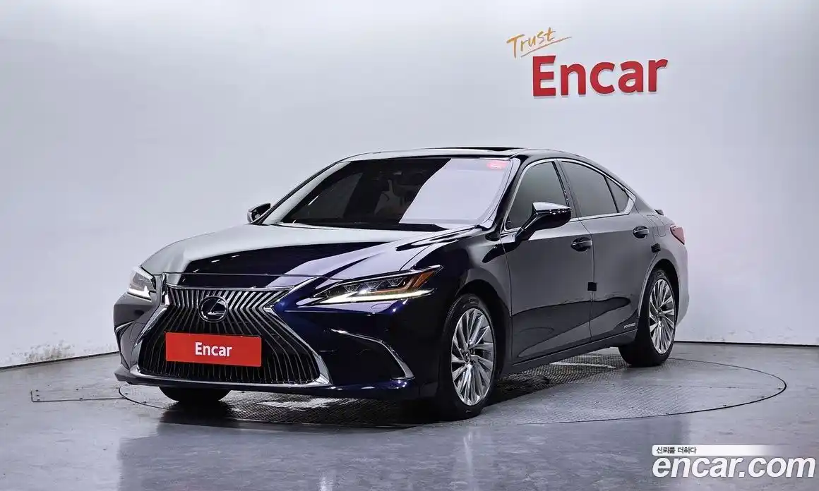 Lexus ES 2020 2.5 автомат (гидро), фото 1 Lexus ES 2020 2.5 автомат (гидро), фото 1