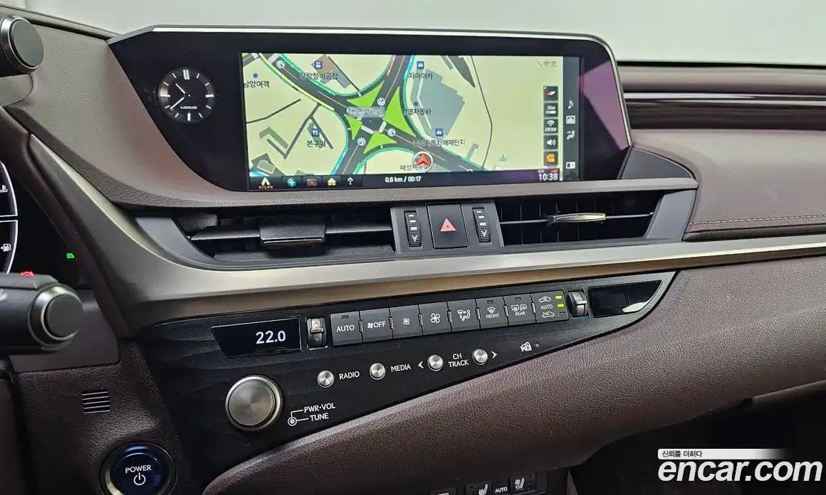 Lexus ES 2020 2.5 автомат (гидро), фото 14 Lexus ES 2020 2.5 автомат (гидро), фото 14