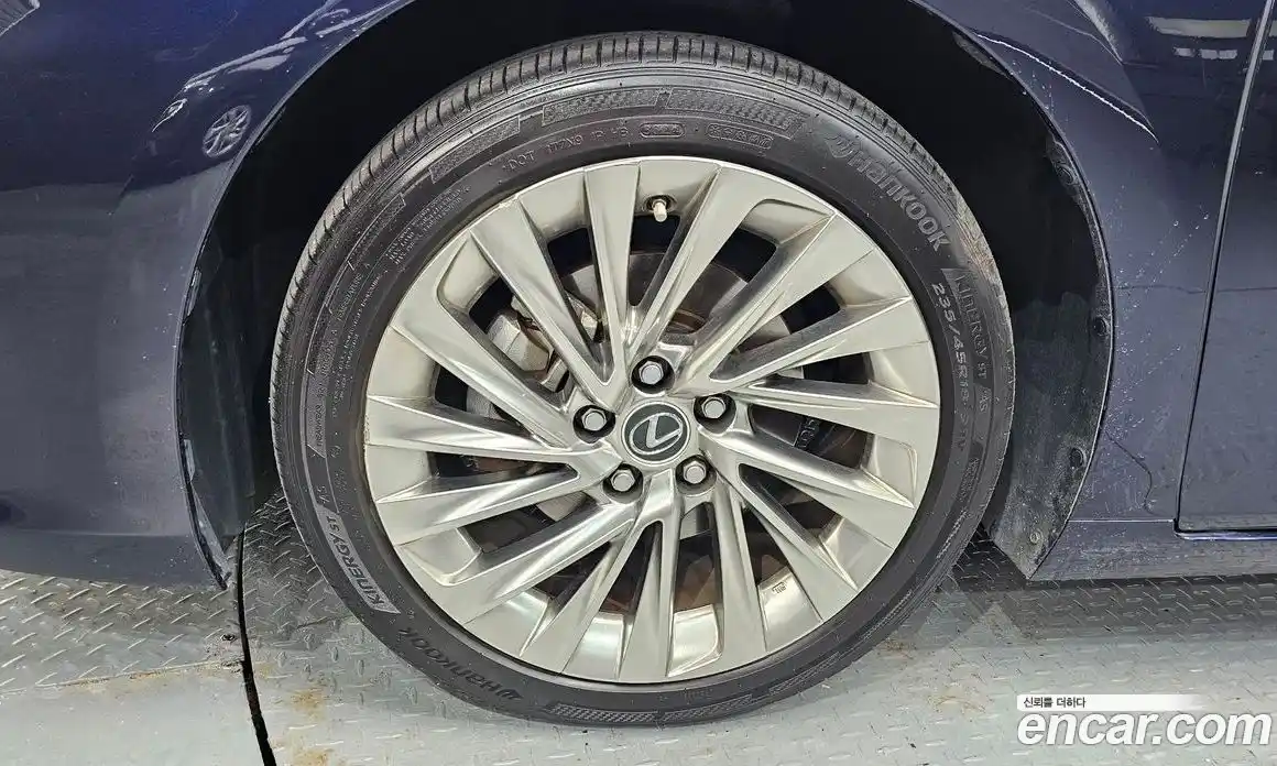 Lexus ES 2020 2.5 автомат (гидро), фото 5 Lexus ES 2020 2.5 автомат (гидро), фото 5