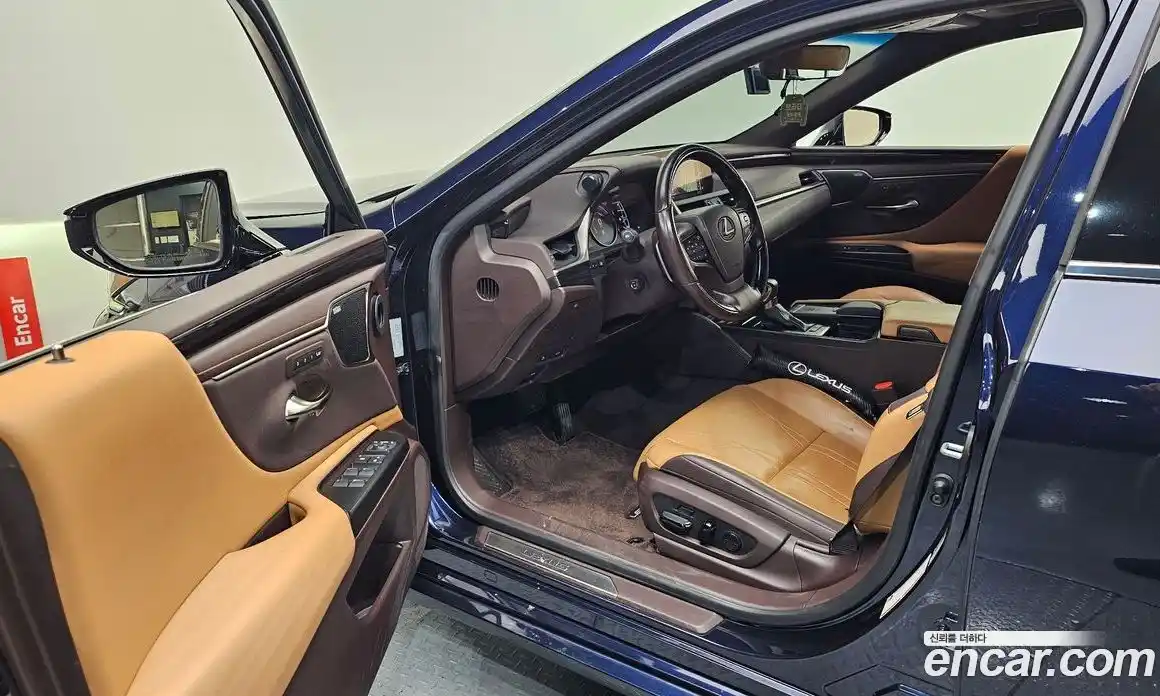 Lexus ES 2020 2.5 автомат (гидро), фото 10 Lexus ES 2020 2.5 автомат (гидро), фото 10