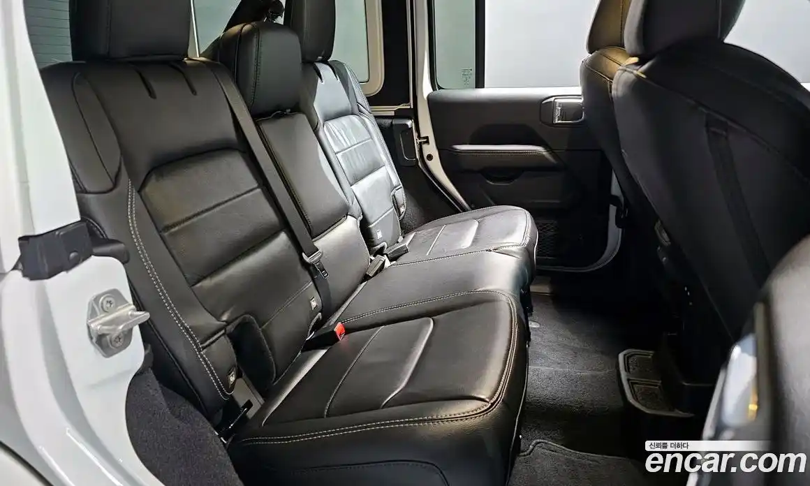 Jeep Wrangler 2021 2.0 автомат (гидро), фото 18