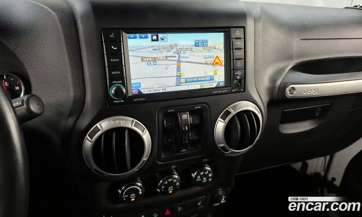 Jeep Wrangler 2016 3.6 автомат (гидро), фото 13