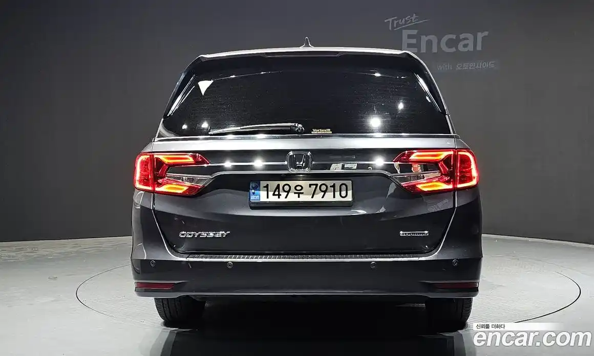 Honda Odyssey 2018 3.5 автомат (гидро), фото 4