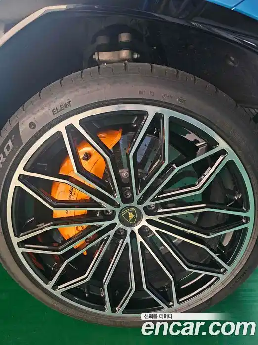 Lamborghini Urus 2025 4.0 автомат (гидро), фото 11 Lamborghini Urus 2025 4.0 автомат (гидро), фото 11