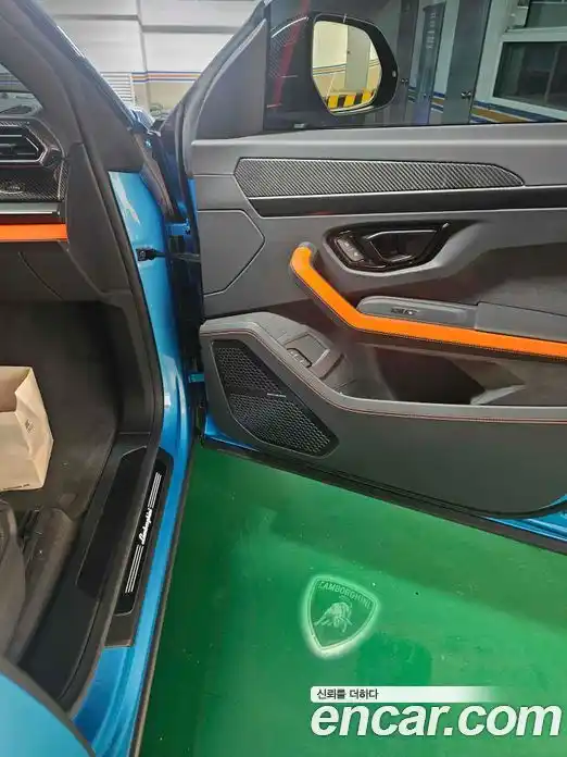 Lamborghini Urus 2025 4.0 автомат (гидро), фото 15 Lamborghini Urus 2025 4.0 автомат (гидро), фото 15