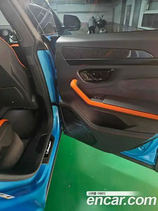 Lamborghini Urus 2025 4.0 автомат (гидро), фото 16 Lamborghini Urus 2025 4.0 автомат (гидро), фото 16