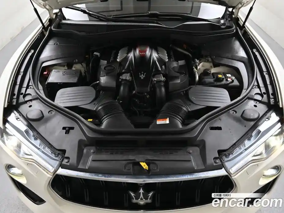 Maserati Levante 2018 3.8 автомат (гидро), фото 7 Maserati Levante 2018 3.8 автомат (гидро), фото 7