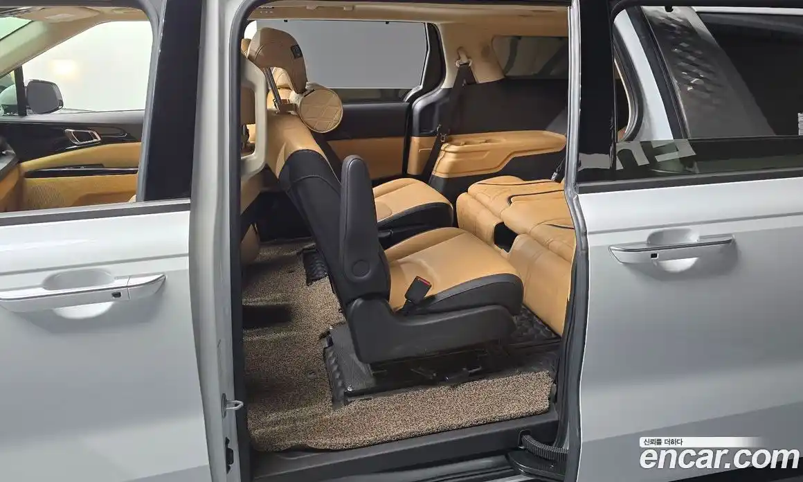 Kia Carnival 2023 3.5 автомат (гидро), фото 11