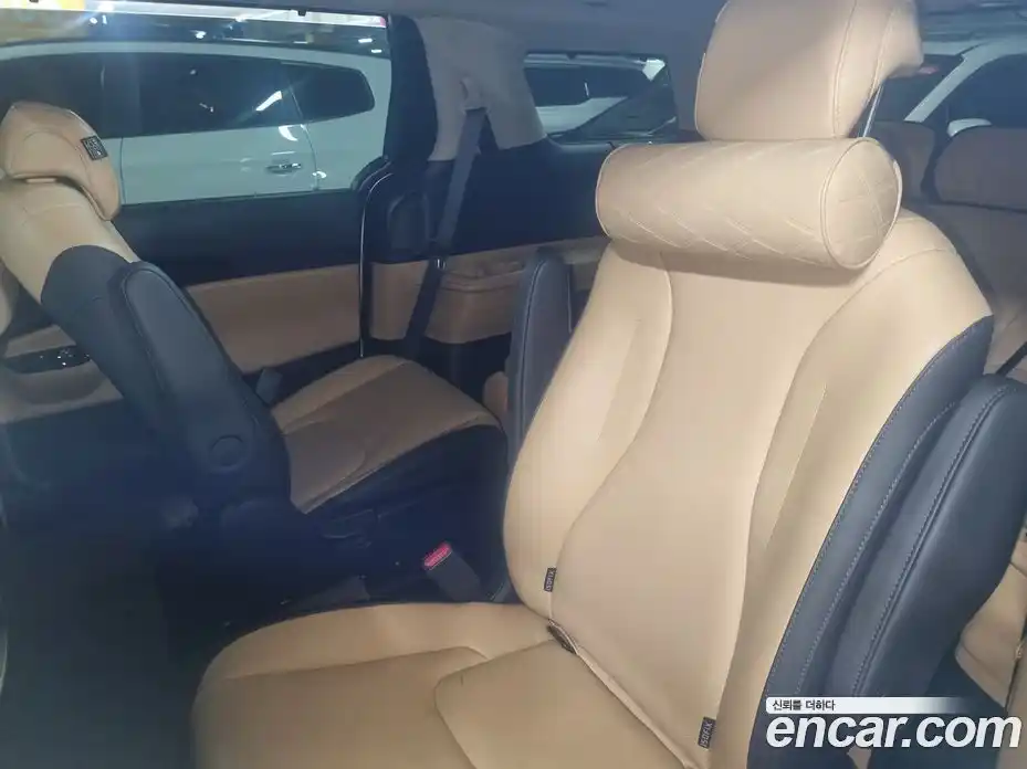 Kia Carnival 2023 3.5 автомат (гидро), фото 16