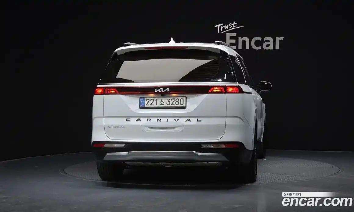 Kia Carnival 2023 3.5 автомат (гидро), фото 4