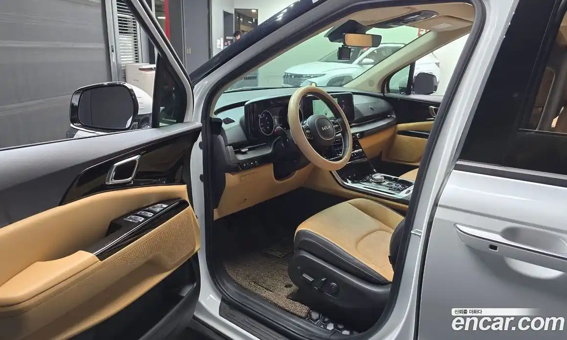 Kia Carnival 2023 3.5 автомат (гидро), фото 10