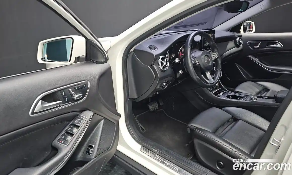 Mercedes-Benz GLA-Class 2017 2.0 гидро, фото 11 Mercedes-Benz GLA-Class 2017 2.0 гидро, фото 11