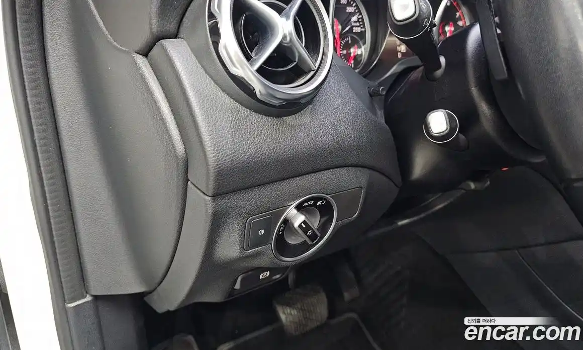 Mercedes-Benz GLA-Class 2017 2.0 гидро, фото 18 Mercedes-Benz GLA-Class 2017 2.0 гидро, фото 18