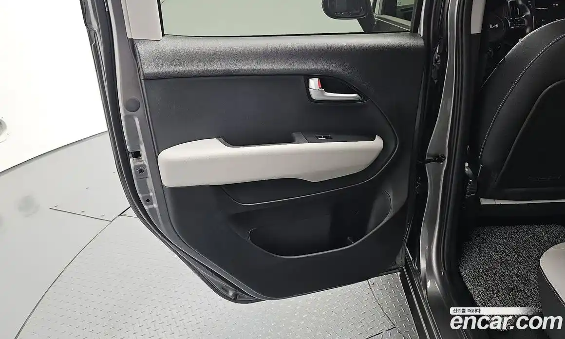 Kia Ray 2023 1.0 автомат (гидро), фото 15